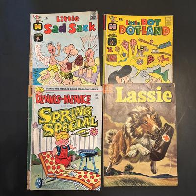 LOT 65: Comic Book Collection: Looney Tunes, Ritchie Rich, Woody Woodpecker, Popeye and More