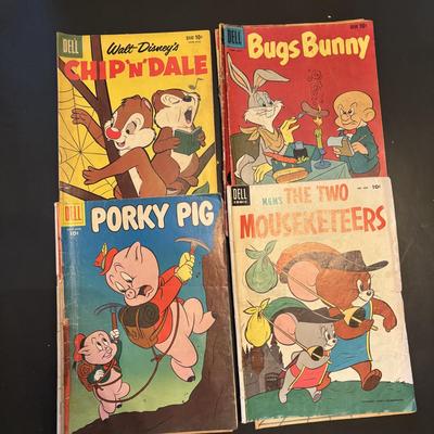 LOT 66: Vintage Comic Book Collection: Francis, Fox Crow, Casper, Heckle & Jeckel, Porky Pig & Others