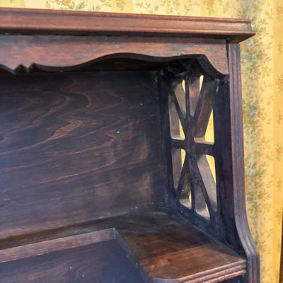 LOT 70: Vintage Chippendale Style Bookcase