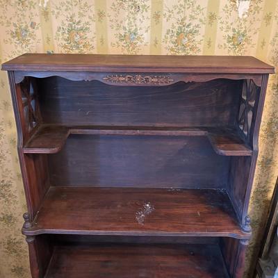 LOT 70: Vintage Chippendale Style Bookcase