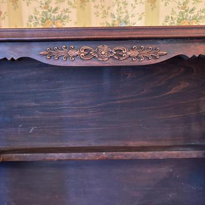 LOT 70: Vintage Chippendale Style Bookcase