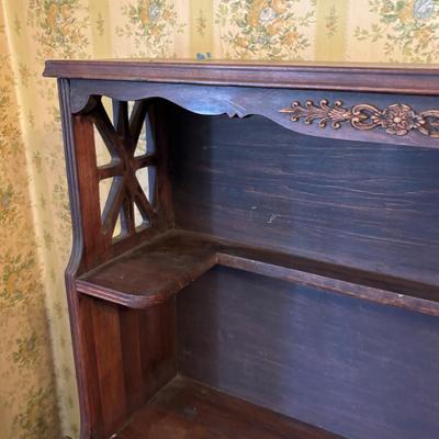 LOT 70: Vintage Chippendale Style Bookcase