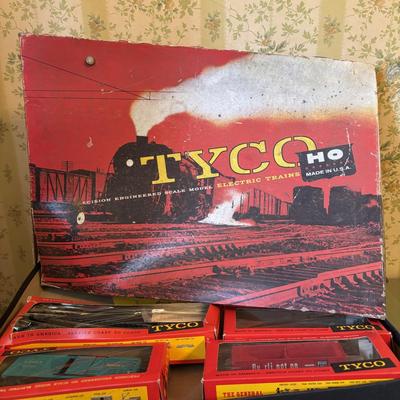 LOT 75: KF Industries Power Pack & Tyco HO Train Set Manufactured by Mantua Metal Products, Woodbury Heights, NJ