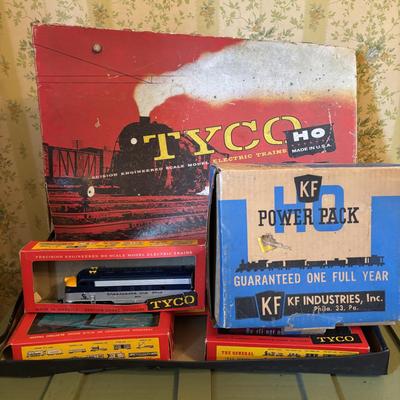 LOT 75: KF Industries Power Pack & Tyco HO Train Set Manufactured by Mantua Metal Products, Woodbury Heights, NJ