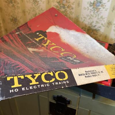 LOT 75: KF Industries Power Pack & Tyco HO Train Set Manufactured by Mantua Metal Products, Woodbury Heights, NJ