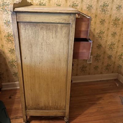 LOT 77: Ready to Refurbish Finds: Chest of Drawers & Table