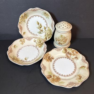 LOT 86: Anitque Ohme "Old ivory" Silesia Teacups, Saucers, Dessert Plates & More
