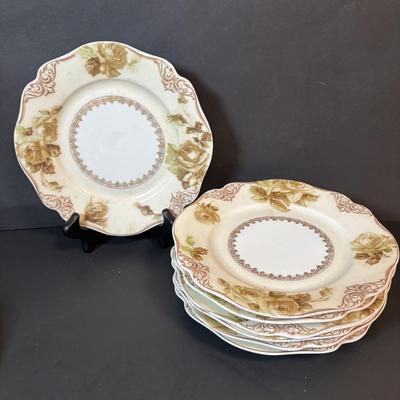 LOT 86: Anitque Ohme "Old ivory" Silesia Teacups, Saucers, Dessert Plates & More