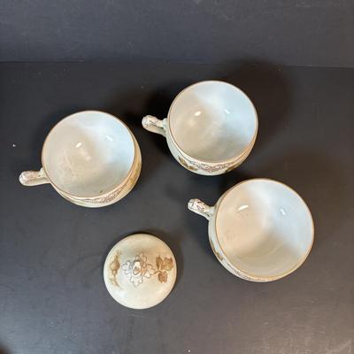 LOT 86: Anitque Ohme "Old ivory" Silesia Teacups, Saucers, Dessert Plates & More