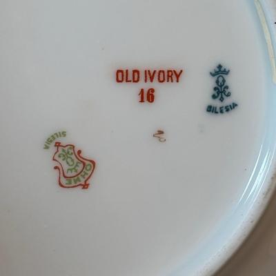 LOT 86: Anitque Ohme "Old ivory" Silesia Teacups, Saucers, Dessert Plates & More