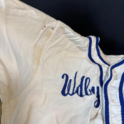 LOT 92: Vintage Woodbury Height Baseball Uniform & APBA Major League Baseball Game Cards 20+ Packets