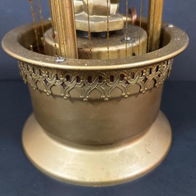 LOT 95: Vintage Tabletop Mineral Oil Rain Drip Lamp