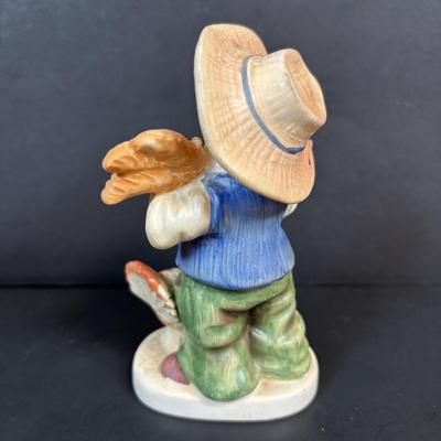 LOT 97: Lefton Collection: November, December January Figures & Turkey Salt/Pepper Shakers