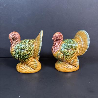 LOT 97: Lefton Collection: November, December January Figures & Turkey Salt/Pepper Shakers