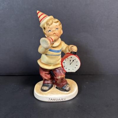 LOT 97: Lefton Collection: November, December January Figures & Turkey Salt/Pepper Shakers