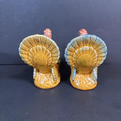 LOT 97: Lefton Collection: November, December January Figures & Turkey Salt/Pepper Shakers