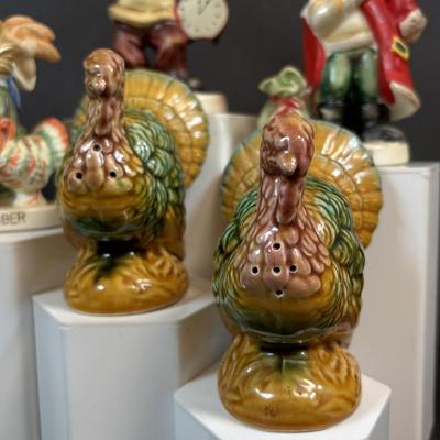 LOT 97: Lefton Collection: November, December January Figures & Turkey Salt/Pepper Shakers