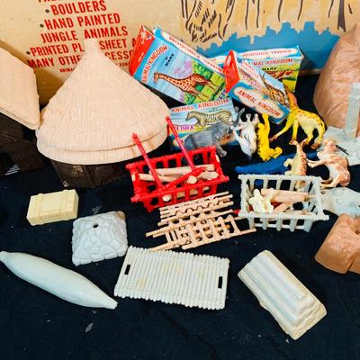 LOT 248: Vintage Daktari Jungle Play Set Based on the 1967 TV Show by Marx Includes Animals, Toy Soldiers, Trees Hut Fence and Much More