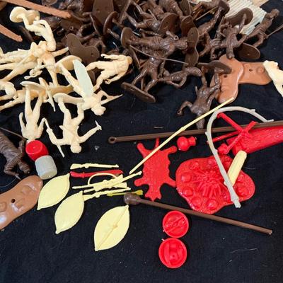 LOT 248: Vintage Daktari Jungle Play Set Based on the 1967 TV Show by Marx Includes Animals, Toy Soldiers, Trees Hut Fence and Much More