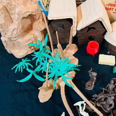 LOT 248: Vintage Daktari Jungle Play Set Based on the 1967 TV Show by Marx Includes Animals, Toy Soldiers, Trees Hut Fence and Much More