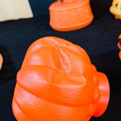 LOT 249: Collection of Vintage Halloween Decorations Including Plastic Blow Mold Jack-0-Lanterns with Cats and Much More