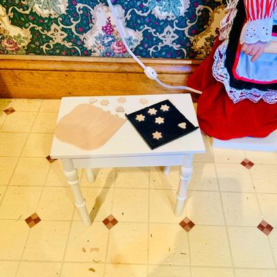 LOT 254: Animatronic Santa and Mrs Claus Baking Cookies Including Table and Lighted Oven In Original Box