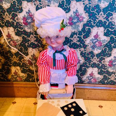 LOT 254: Animatronic Santa and Mrs Claus Baking Cookies Including Table and Lighted Oven In Original Box