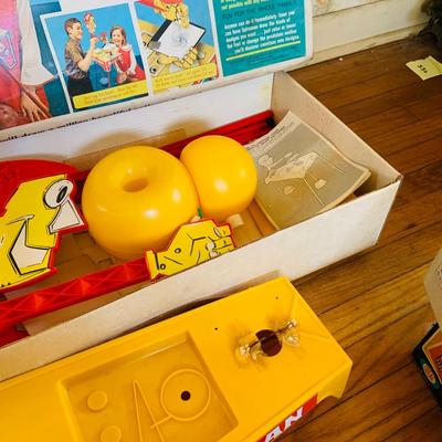 LOT 260: Vintage Children’s Games Including Sandlot Slugger by Milton Bradley, Spiroman by Kenner and Hands Down by Ideal