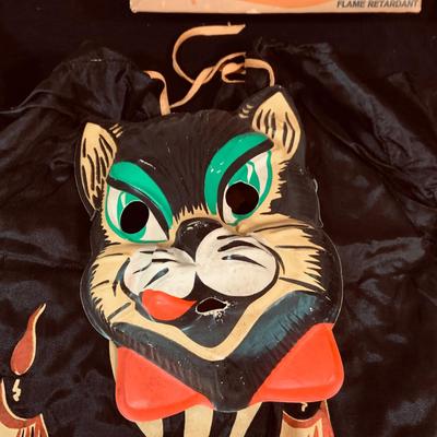 LOT 263: Collection of Vintage Children’s Halloween Masks and Costume