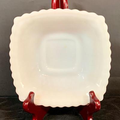 LOT 264: Selection of Milk Glass Bowls, Dishes Cups and Compote