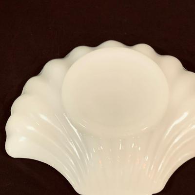 LOT 264: Selection of Milk Glass Bowls, Dishes Cups and Compote