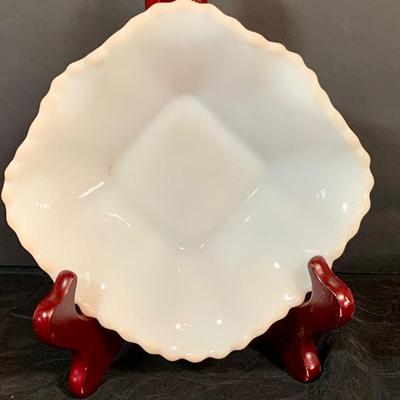LOT 264: Selection of Milk Glass Bowls, Dishes Cups and Compote