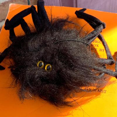 LOT 273: Collection of Halloween Indoor and Outdoor Decorations