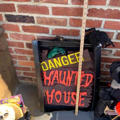 LOT 273: Collection of Halloween Indoor and Outdoor Decorations