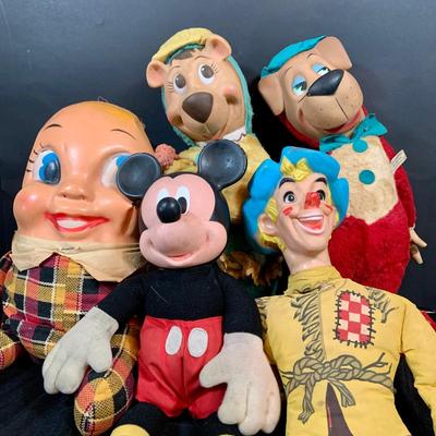 LOT 275: Vintage Plushes: Two (2) Knickerbocker 1959 Huckleberry Hound Toy, Vintage/Antique Humpty Dumpty Doll and More
