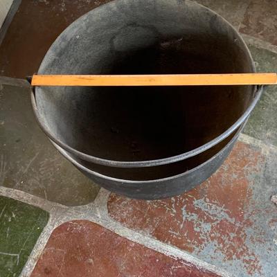 LOT277: Large Cast Iron Cauldron
