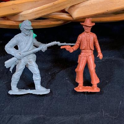 LOT: As Found Basket of Toy Soldiers, WWI Plastic Bi-Planes and More