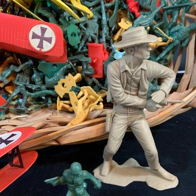 LOT: As Found Basket of Toy Soldiers, WWI Plastic Bi-Planes and More