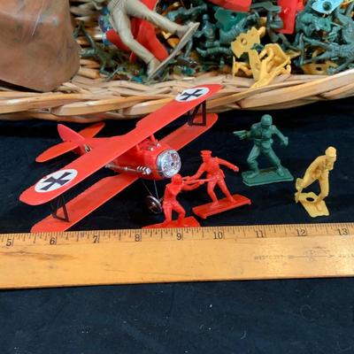 LOT: As Found Basket of Toy Soldiers, WWI Plastic Bi-Planes and More
