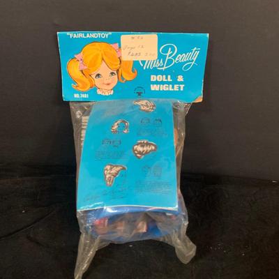 LOT 283: Assortment of Vintage Children’s, Toys, Books, Plush, Including Alf, Hanna Barbera Spoons and Much More