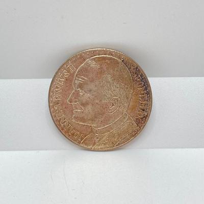 LOT 299: Coins and Token Collection - Silver Pope John Paul II Coin / Medal, Religious Prayer, Patriotic Pledge of Allegiance and More