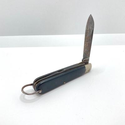 LOT 321: Collection of Vintage Pocket Knives - Ambassador USA, Camillus, Kabar and More