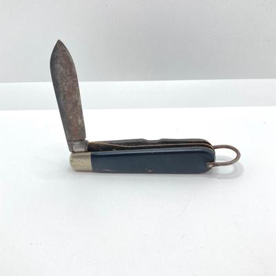 LOT 321: Collection of Vintage Pocket Knives - Ambassador USA, Camillus, Kabar and More