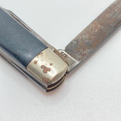 LOT 321: Collection of Vintage Pocket Knives - Ambassador USA, Camillus, Kabar and More