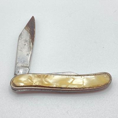 LOT 321: Collection of Vintage Pocket Knives - Ambassador USA, Camillus, Kabar and More