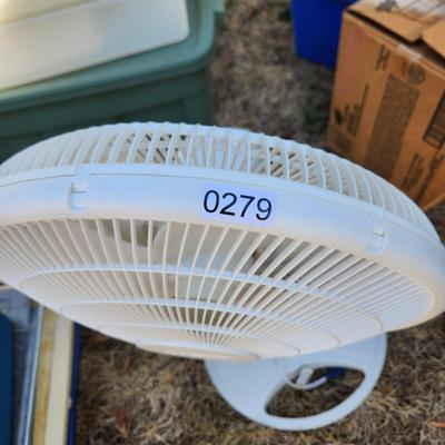 Clean Lasko Floor Fan