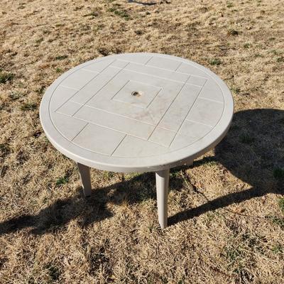 39" Round Hard Plastic Table Removable Legs
