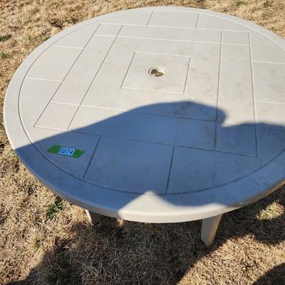 39" Round Hard Plastic Table Removable Legs