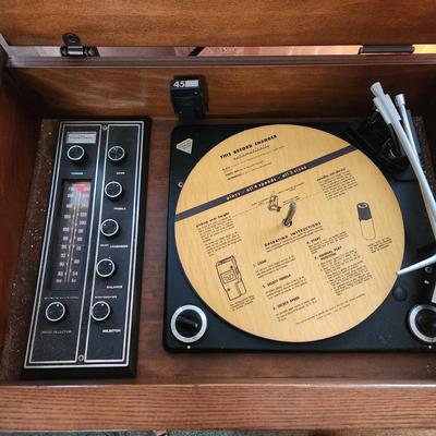 Tonecrest Record Player AM/FM Radio Console Model T4400A