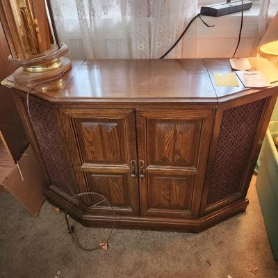 Tonecrest Record Player AM/FM Radio Console Model T4400A